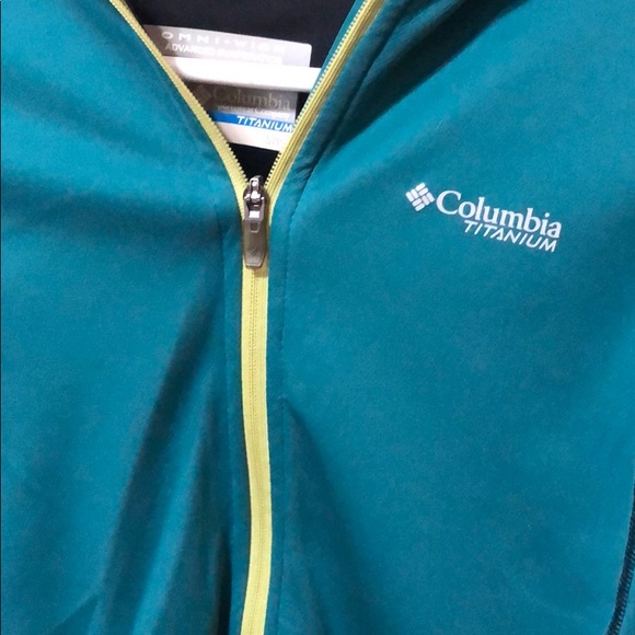 Columbia 1/4 zip dry fit jacket - Picture 2 of 6